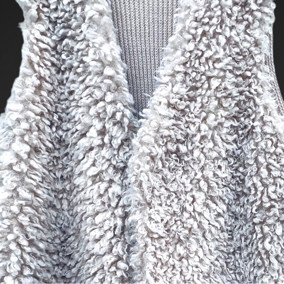 Terra & Sky Fur Knit Vest - Picture 2 of 10